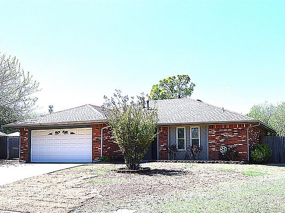 2nd image of 105 Lochwood Pl