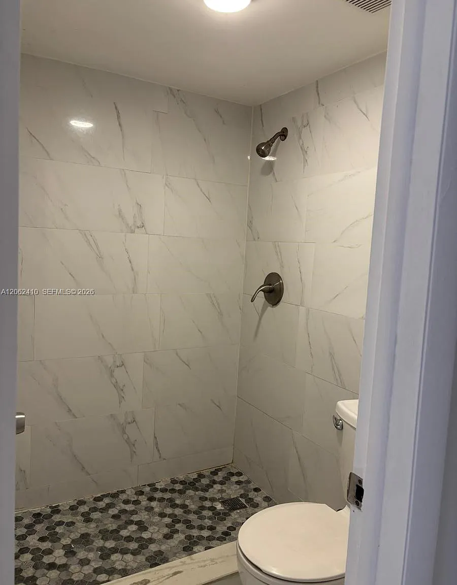 Point South Condo — Photo 3