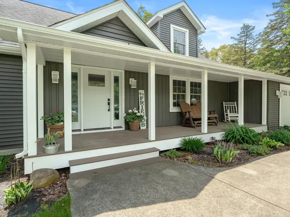 304 Arnstrom Dr, Gobles, MI 49055