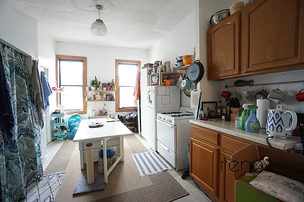 Rented by Rennit Inc. | media 10