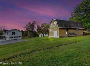 17 Stanton Town Rd, Dalton, PA 18414