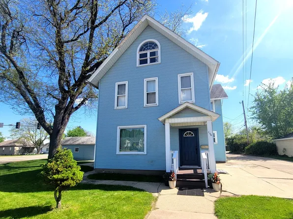 738 11th St, La Salle, IL 61301