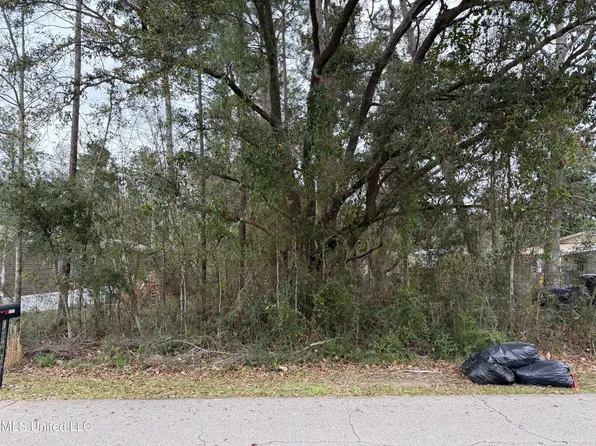 10721 Lilinoe Way #24, Diamondhead, MS 39525