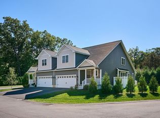 Steplar Crossing, Easthampton, MA 01027