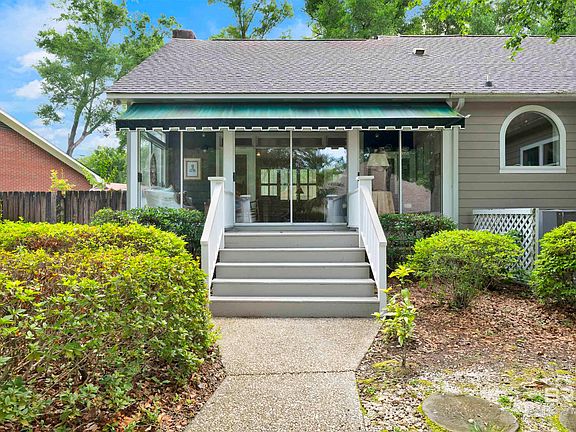 5th image of 706 Holly Dr