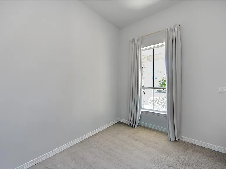 4110 Sherman Oak Ln — Photo 27