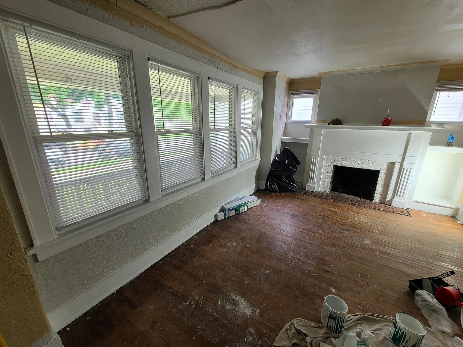 4 bed, $1,700 — Photo 2