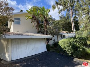 3601 Woodcliff Rd, Sherman Oaks, CA 91403