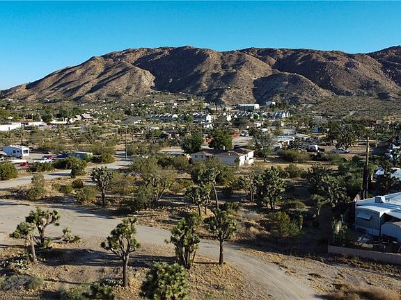 5th image of 771 Scarvan Rd