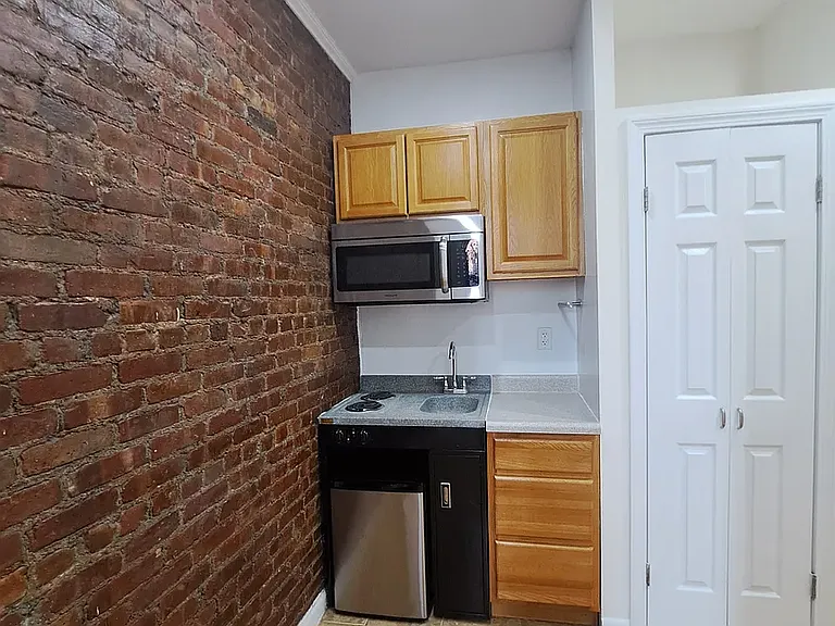 216 W 100th St #506 — Photo 4