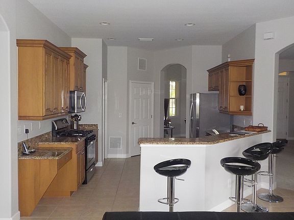 4th image of 274 Montelluna Dr N