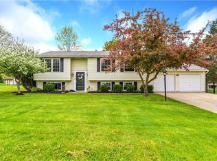 1632 King Dr, Uniontown, OH 44685