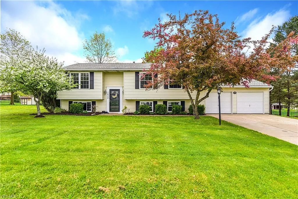 1632 King Dr photo 1