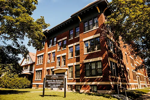 137 Fairview Ave N #1 Photo 1