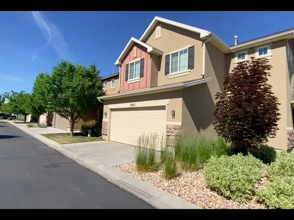 1062 W Stonehaven Dr, North Salt Lake, UT 84054