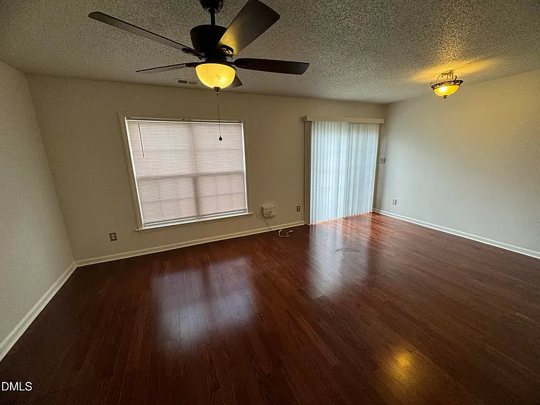 4804 Tanglewood Oaks St — Photo 2