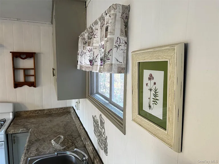 359 Masten Rd — Photo 6