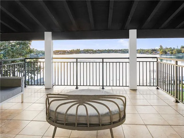 13724 SW 92nd Ct — Photo 3