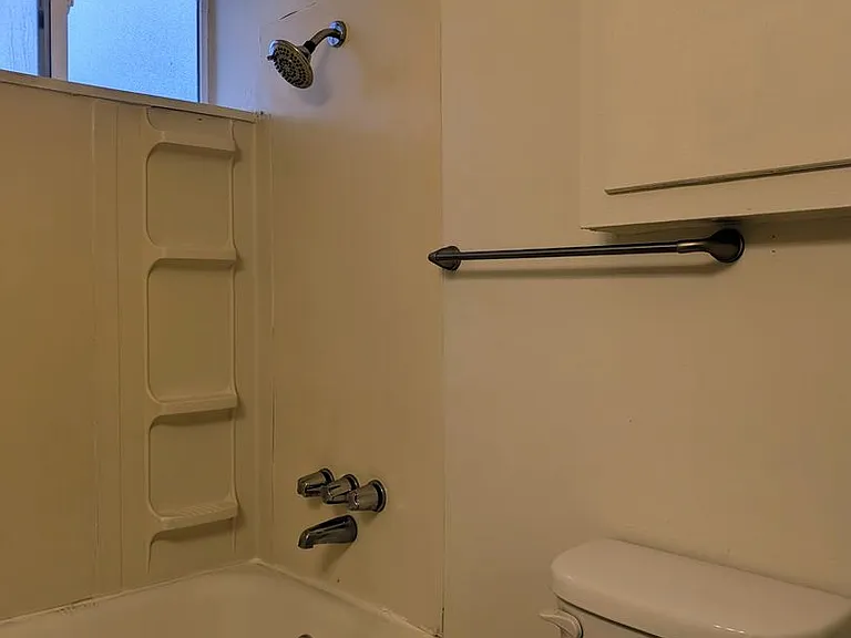 330 Roosevelt Ave — Photo 33