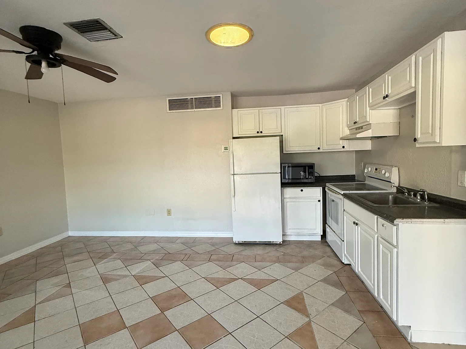 328 Ortiz Blvd — Photo 4
