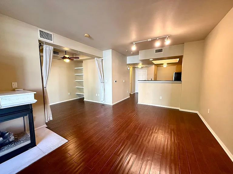 2400 5th Ave #219 — Photo 10