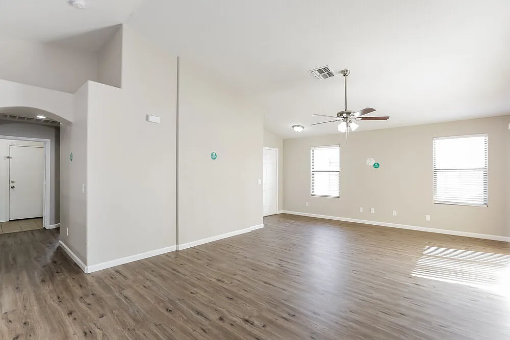 3 bed, 2.0 bath, 1533 sqft, $2,140 — Photo 4