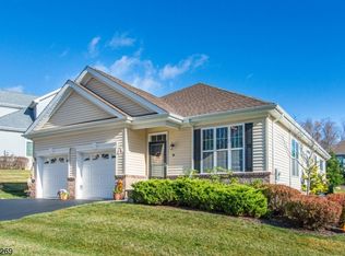 10 Harrison Way, Mount Arlington, NJ 07856