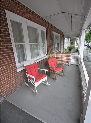 4th image of 720 Porter St