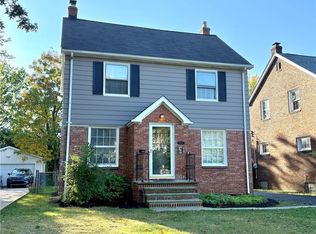 2216 Barrington Rd, University Heights, OH 44118