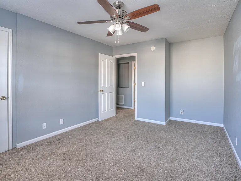 341 Shoshone Pl — Photo 8