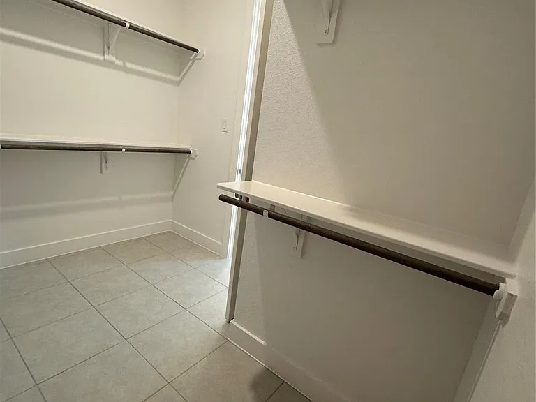 7129 Carriage Light Dr — Photo 46