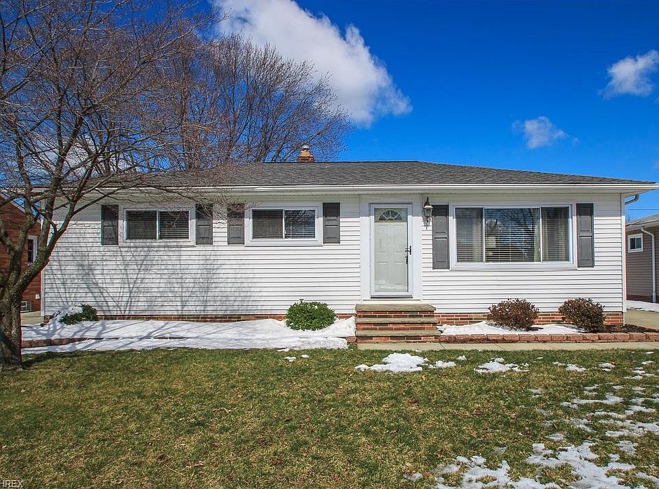 1st image of 35525 Grovewood Dr