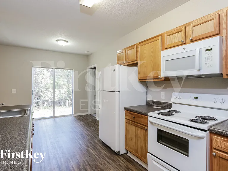 3422 Renault Cir — Photo 5