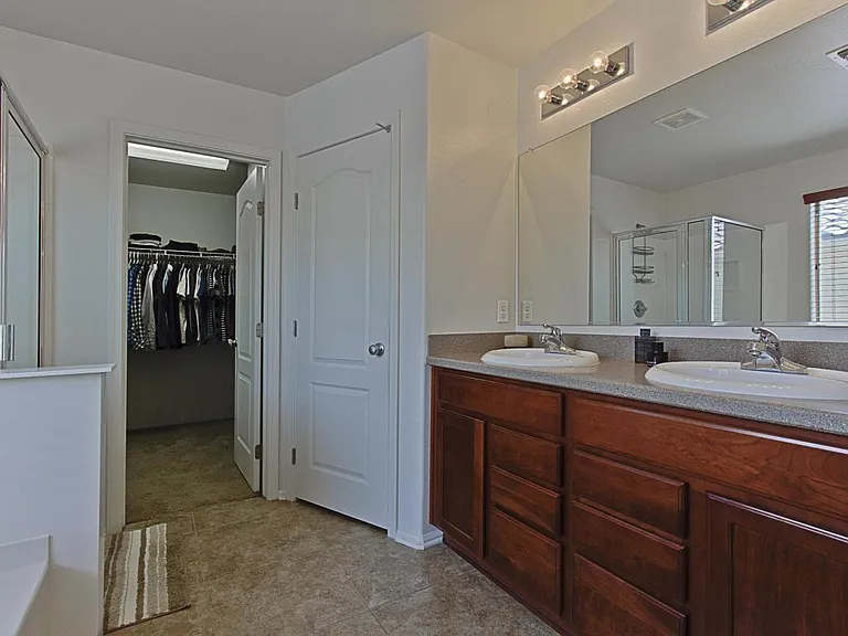 1035 S Cheshire Ln — Photo 6