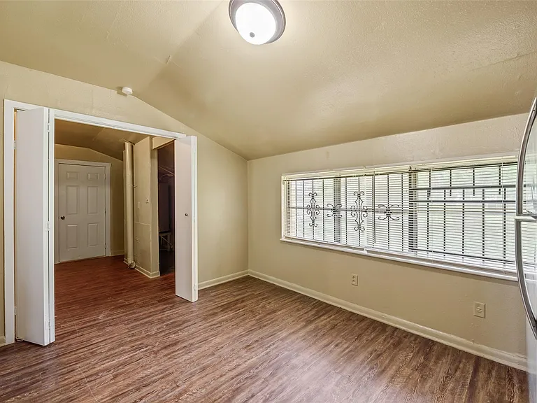 5503 S Acres Dr — Photo 14