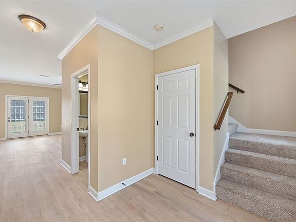 4th image of 4515 Hermosa Rd
