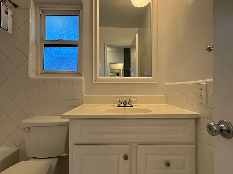 1921 Vista Del Mar St #204 — Photo 11