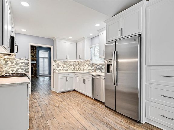 4th image of 8329 W 121st St
