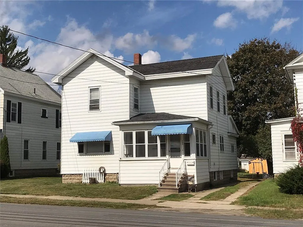 123 W Smith St photo 1