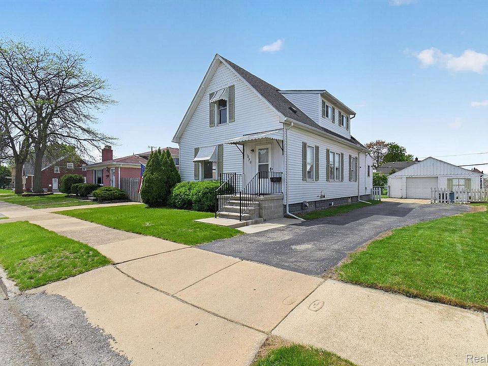 1st image of 1070 1st St
