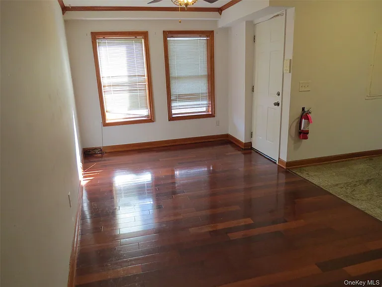 2 E Main St #5 — Photo 2