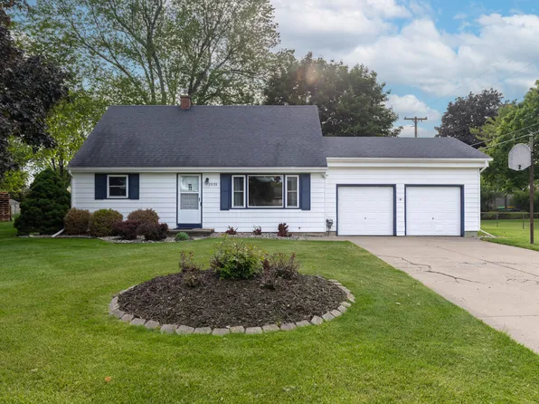 7535 Yorktown Rd, Lansing, MI 48917