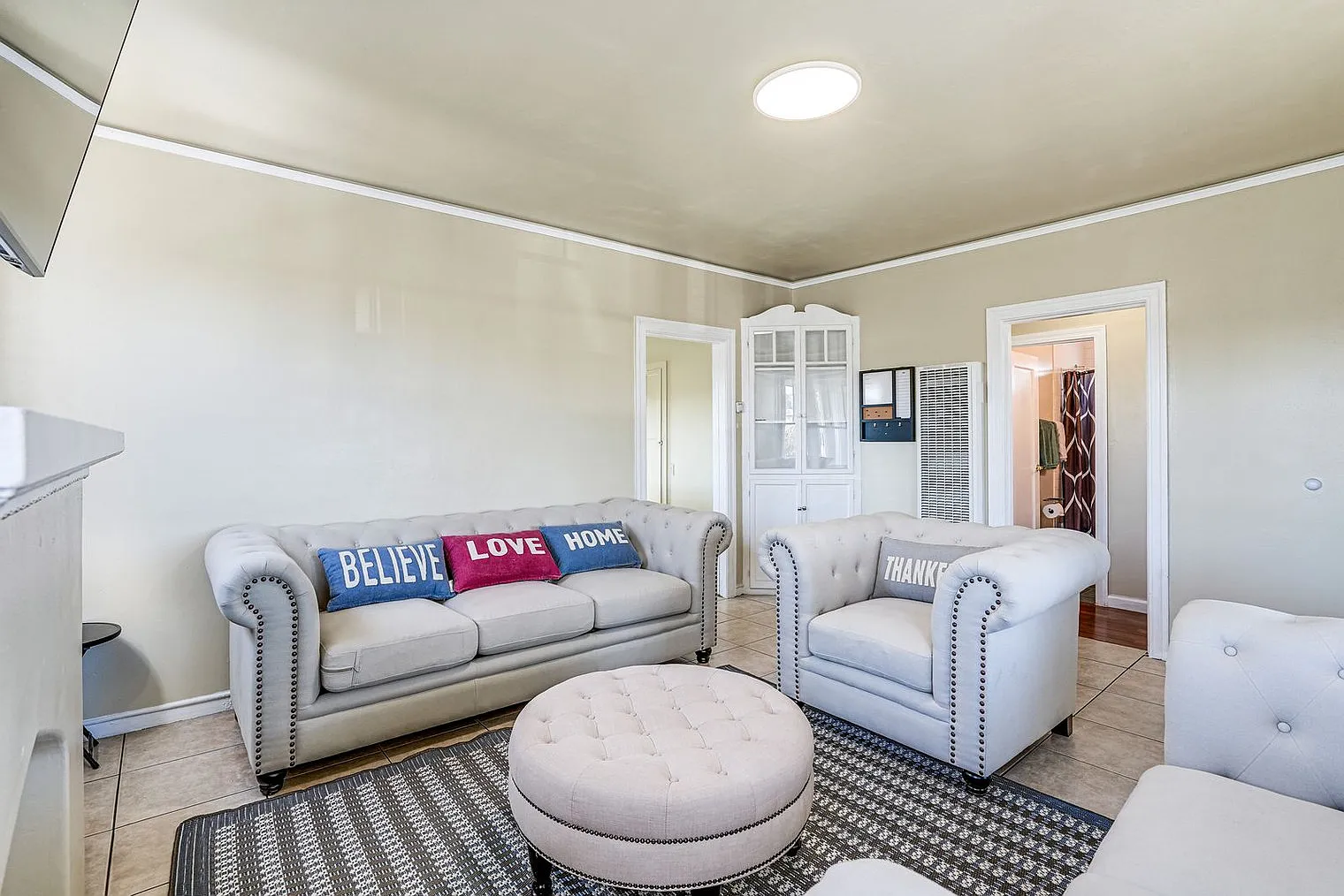 2 bed, 1.0 bath, 1754 sqft, $3,290 — Photo 4
