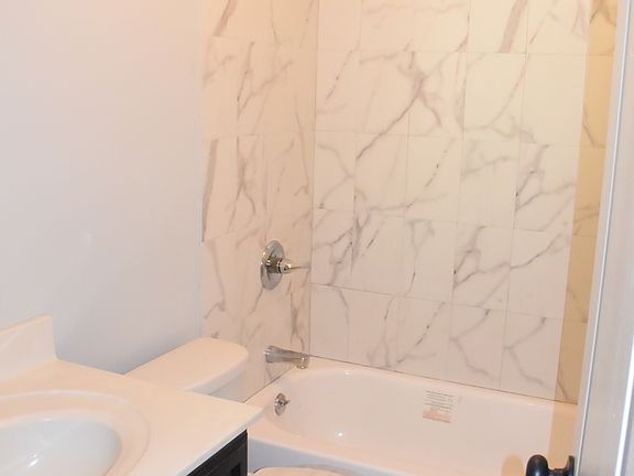 5th image of 252 Bethel Ave #2
