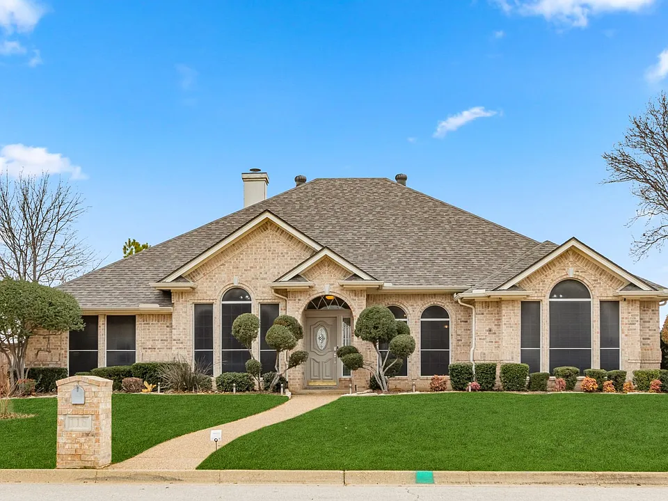 118 W Greenbriar Ln