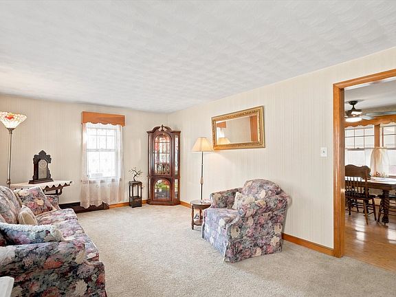 3rd image of 61 Clayton Ave