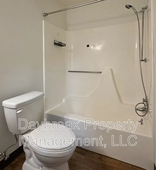 41 8th Ave N #15 — Photo 13