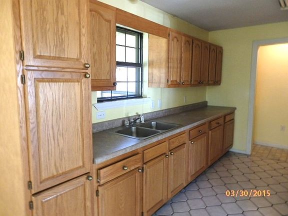 5th image of 105 Cherry St