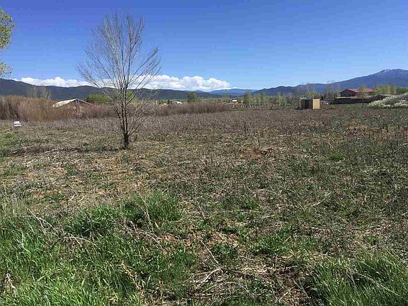 2nd image of 320 Camino Del Medio