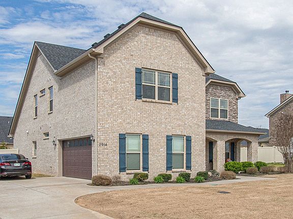 3rd image of 2914 Saint Andrews Dr